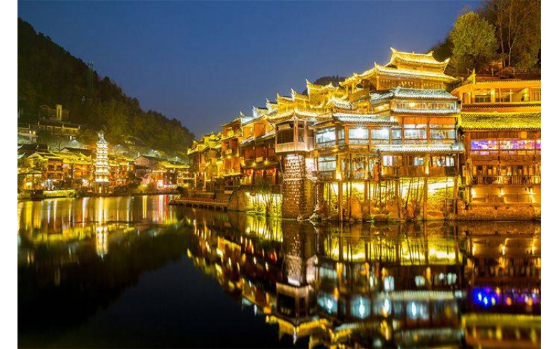 文旅燈光亮化對(duì)夜經(jīng)濟(jì)增長(zhǎng)的重要性你要明白！